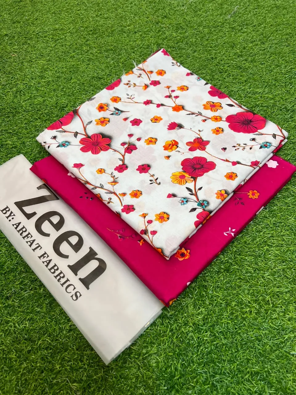 Zeen Black & White Lawn 2PC Suit 2026 | Printed Shirt Trouser Collection