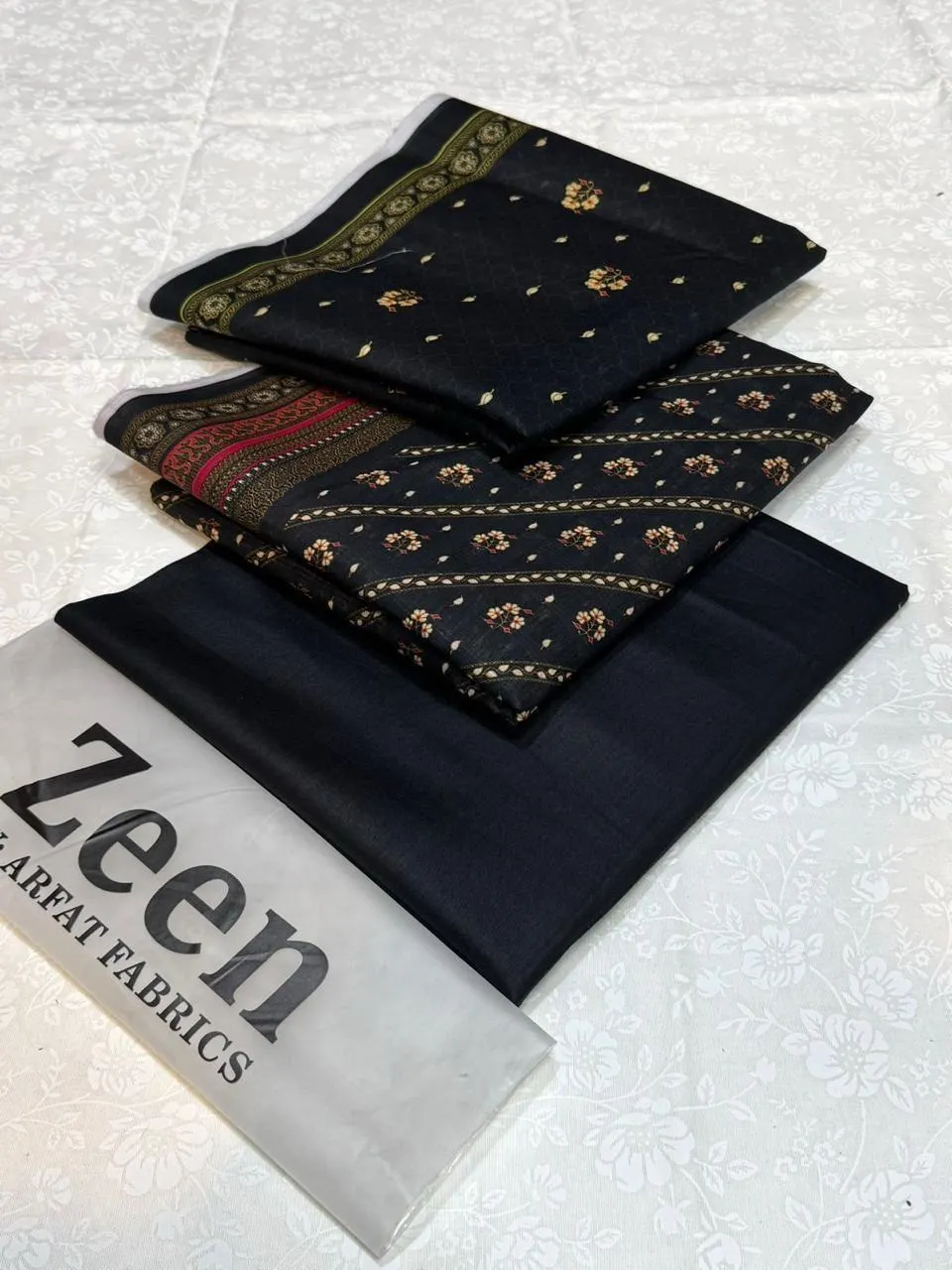 Zeen Black & White Lawn (18)