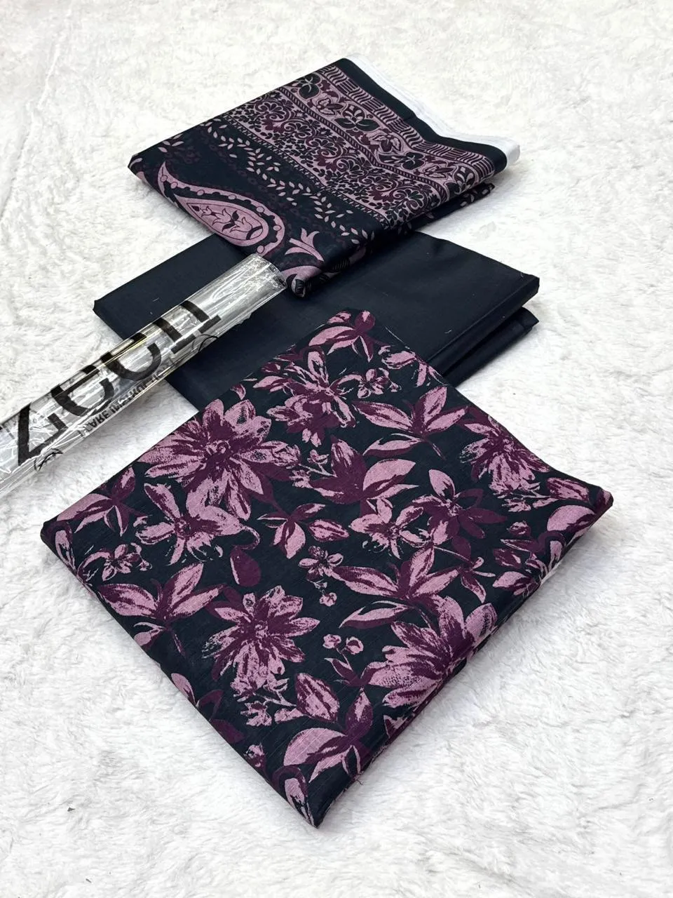 Zeen Black & White Lawn (15)