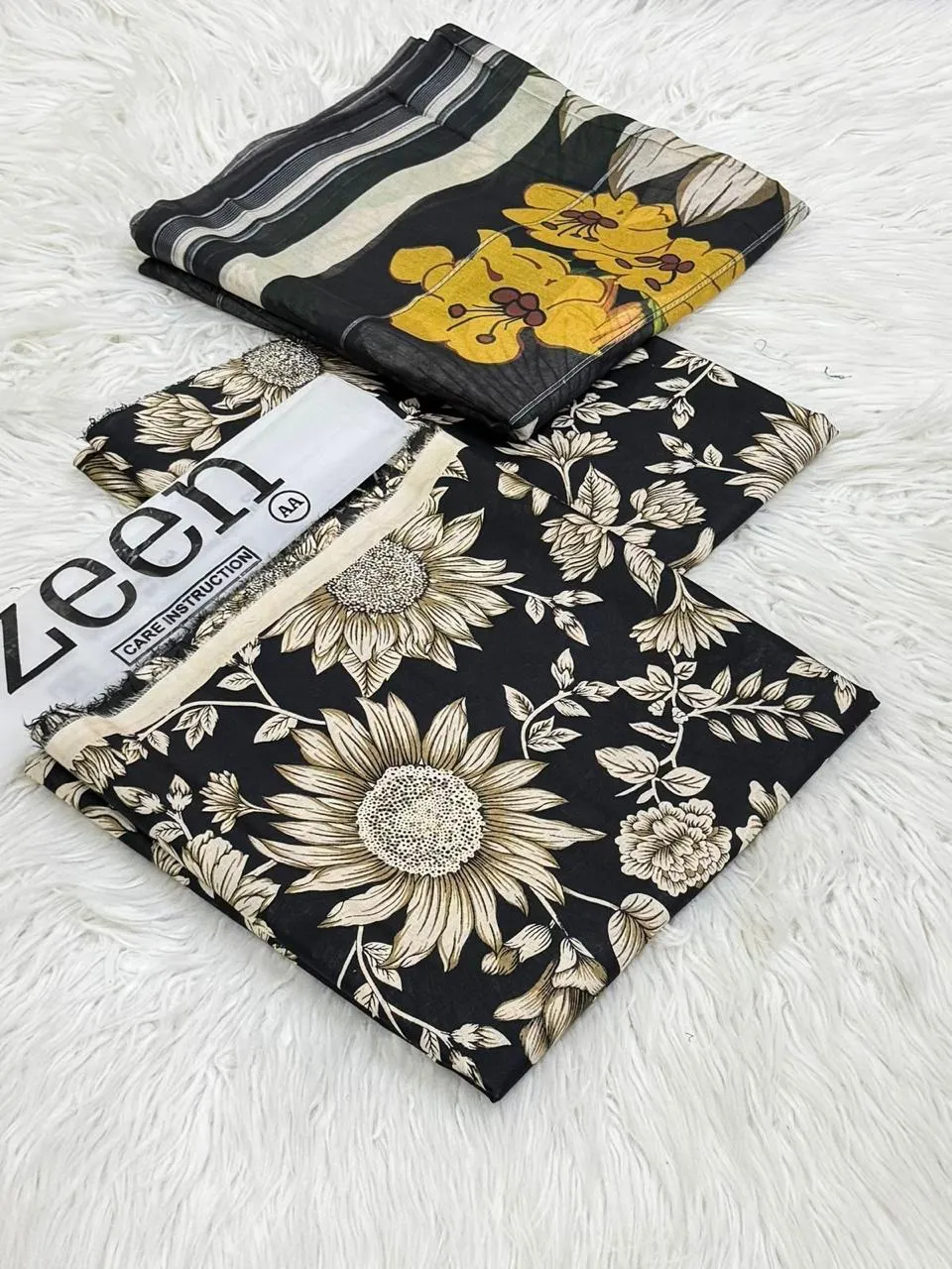 Zeen Black & White Lawn (12)