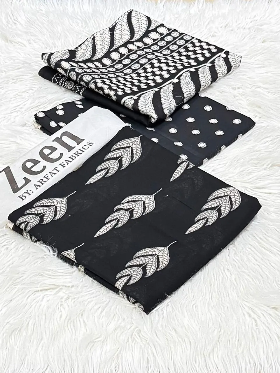 Zeen Black & White Lawn (11)