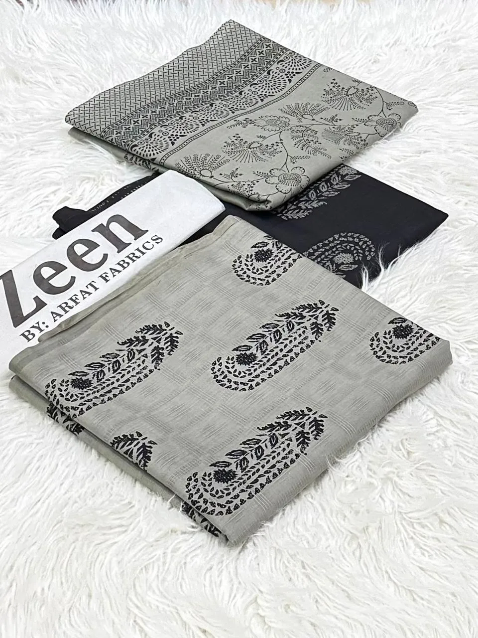Zeen Black & White Lawn (10)
