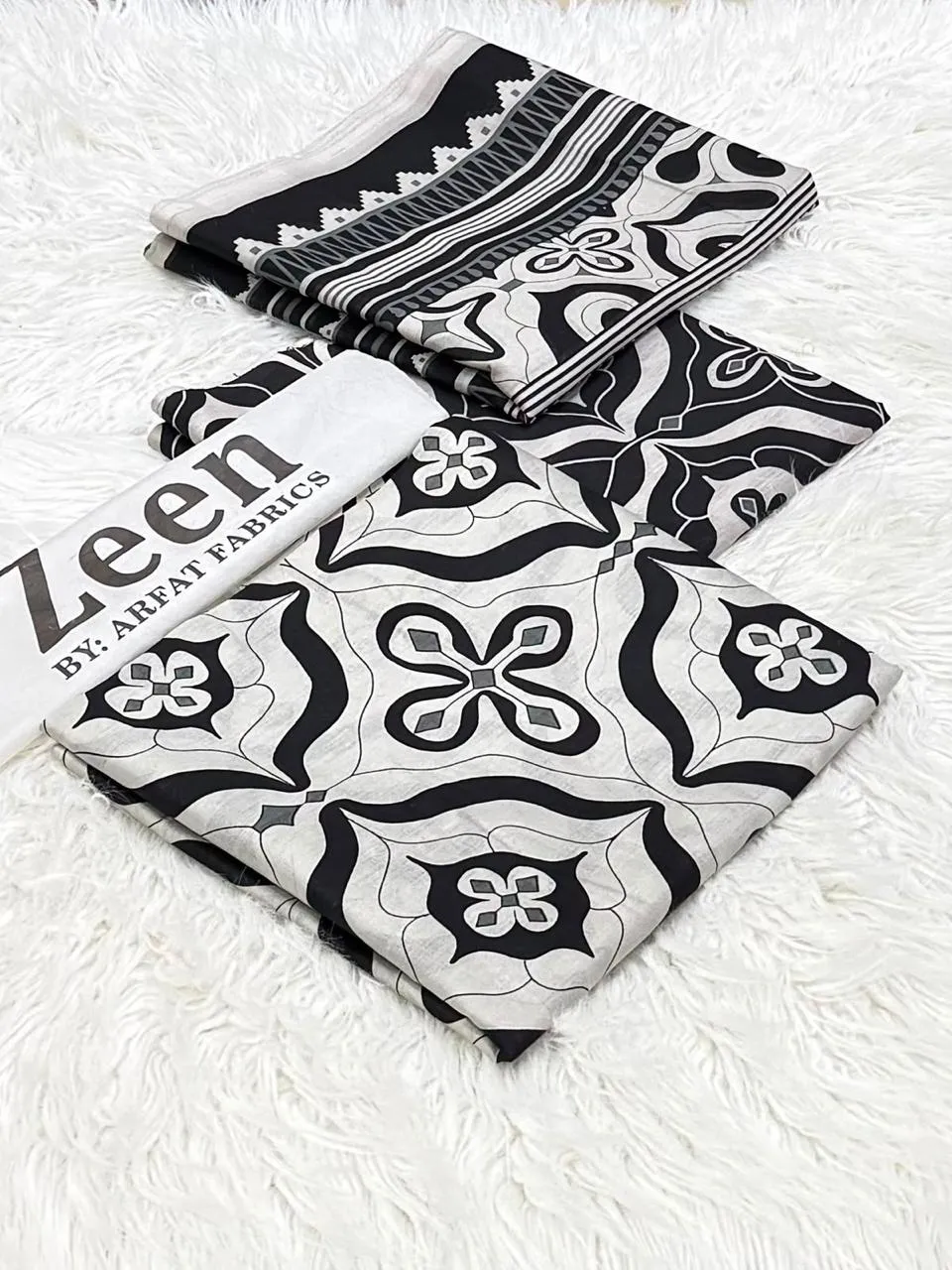 Zeen Black & White Lawn (9)