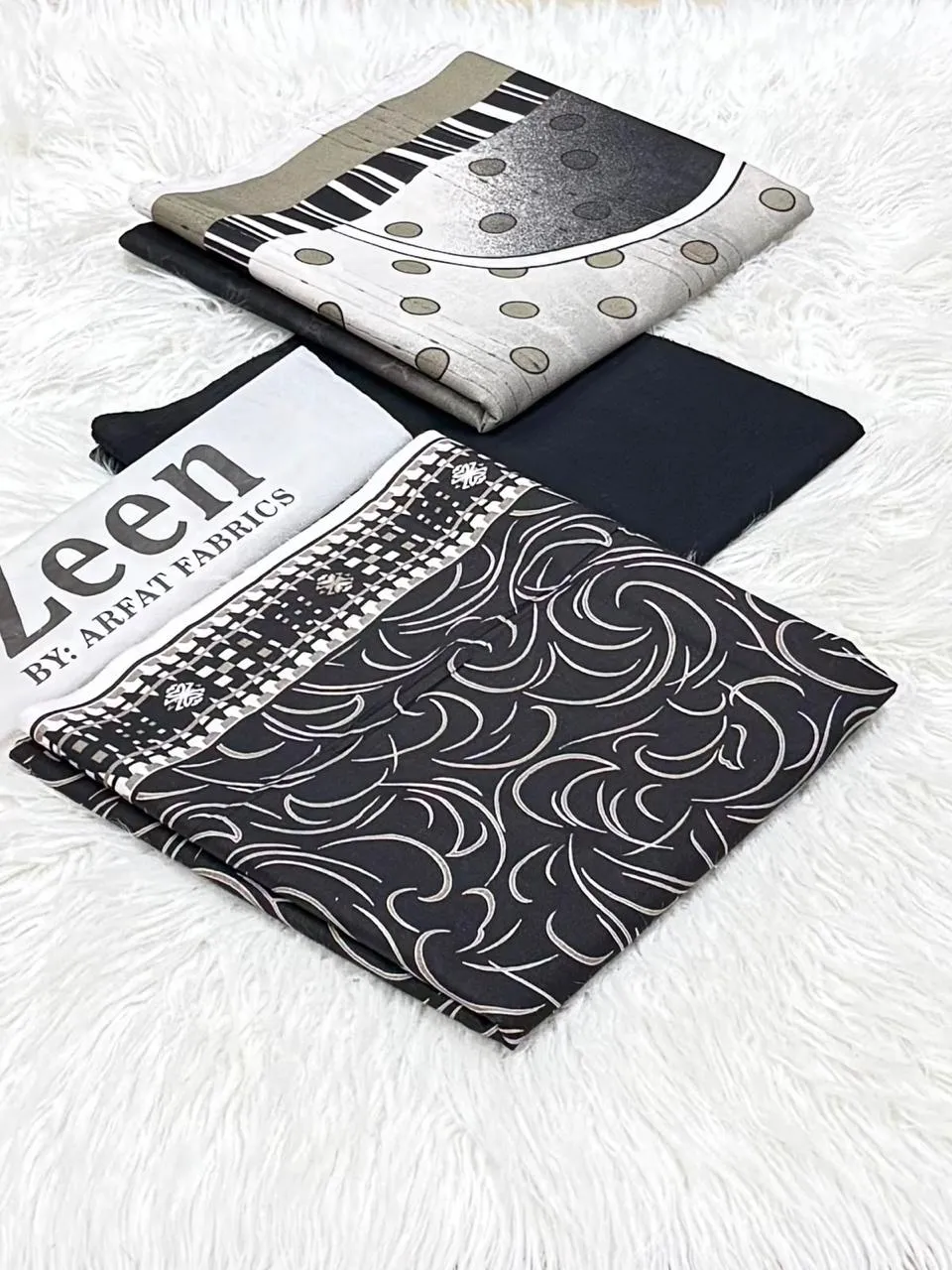 Zeen Black & White Lawn (5)