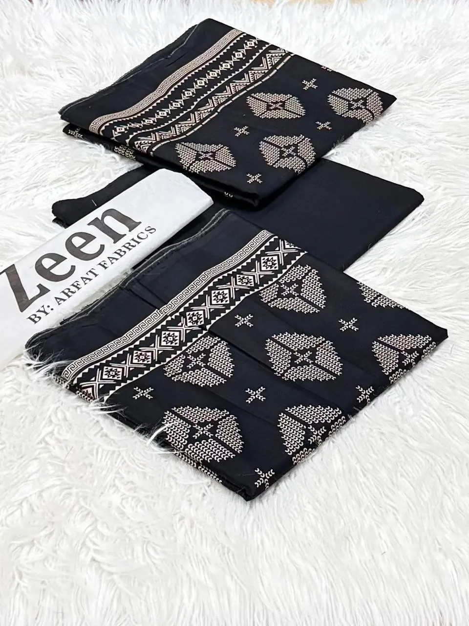 Zeen Black & White Lawn (4)
