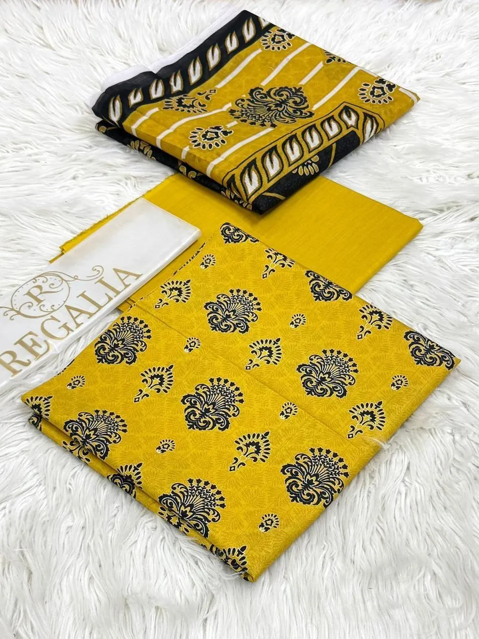 Regalia Lawn 3PC Suit 2026 (22)