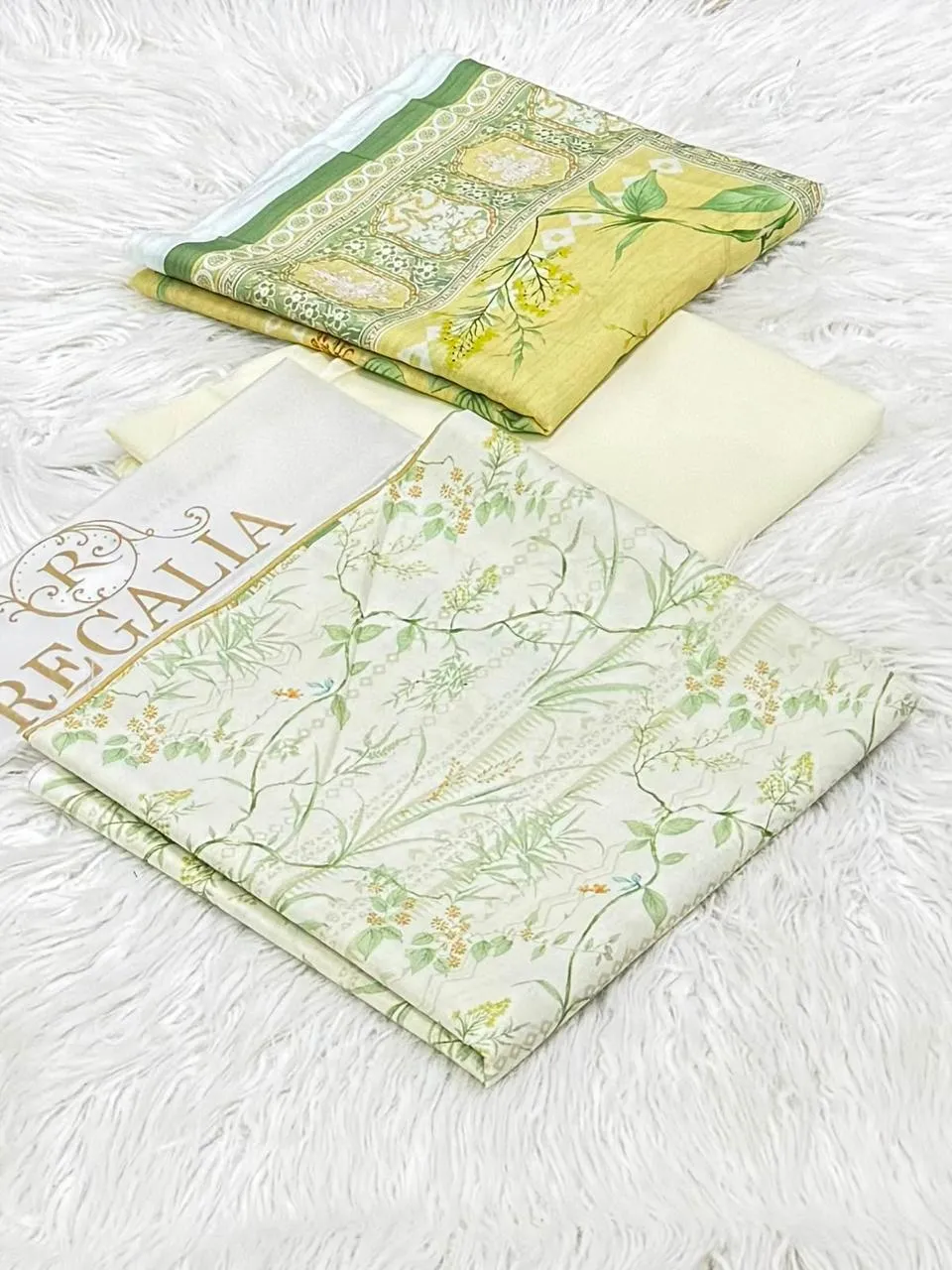 Regalia Lawn 3PC Suit 2026 (20)