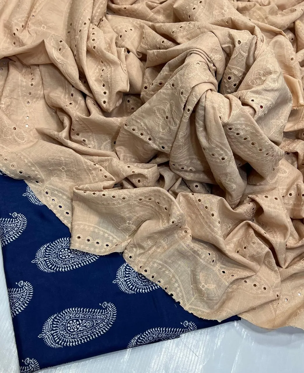 Chikankari Lawn 2PC Suit 2026 (3)