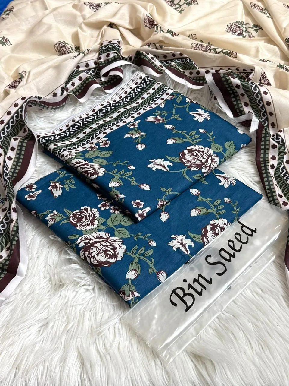 Bin Saeed Lawn 3PC Suit (22)