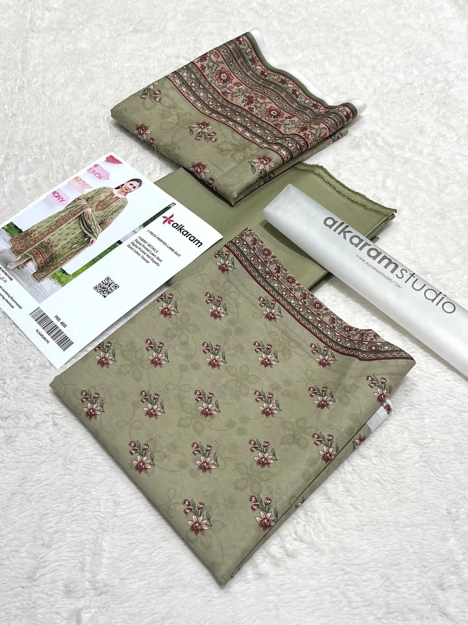 Alkaram Lawn 3PC Suit 2026 (2)