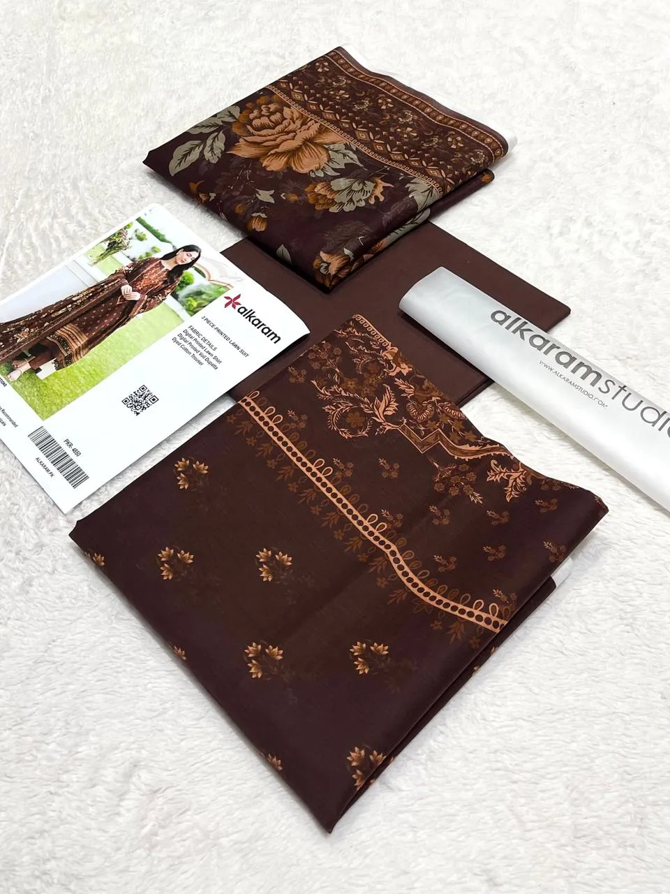 Alkaram Lawn 3PC Suit 2026 (3)