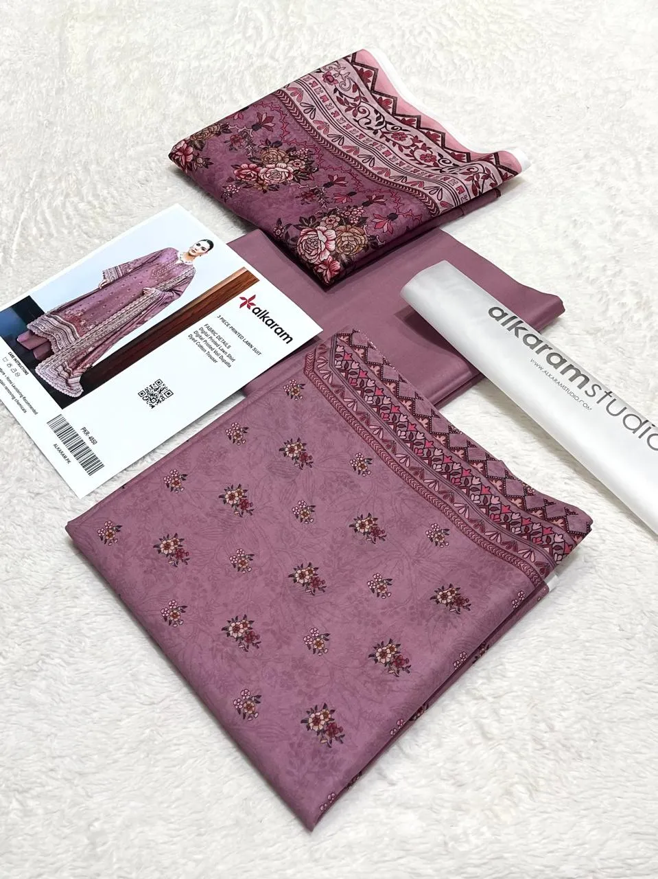 Alkaram Lawn 3PC Suit 2026 (9)