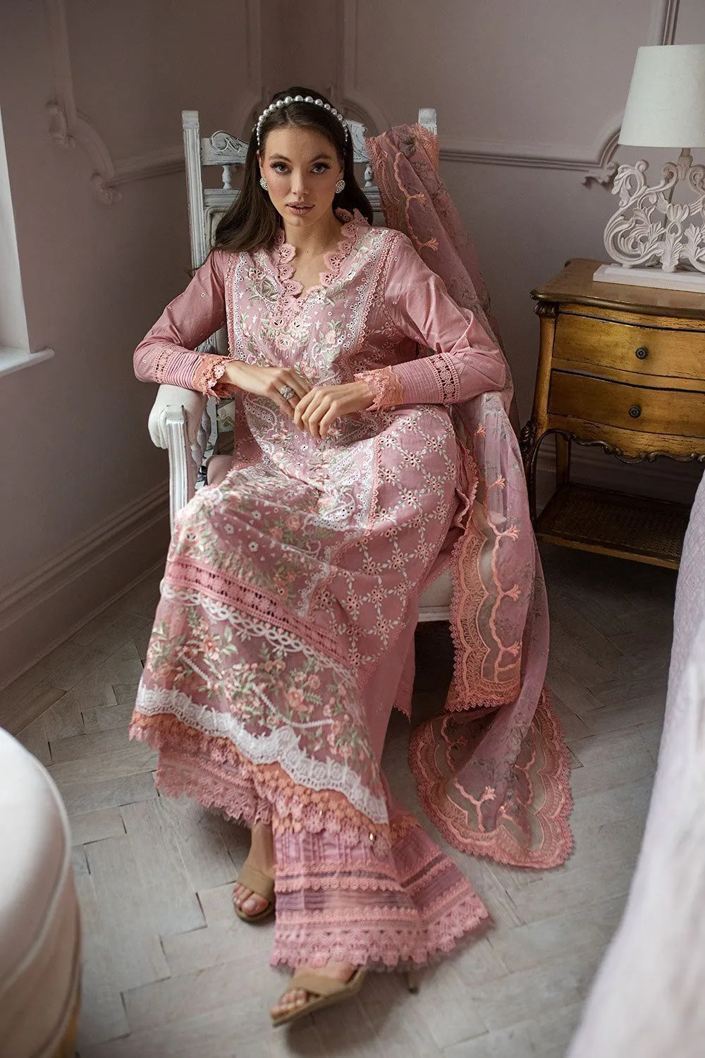 Sobia Nazir Embroidered Lawn 3PC Suit 2026 (4)