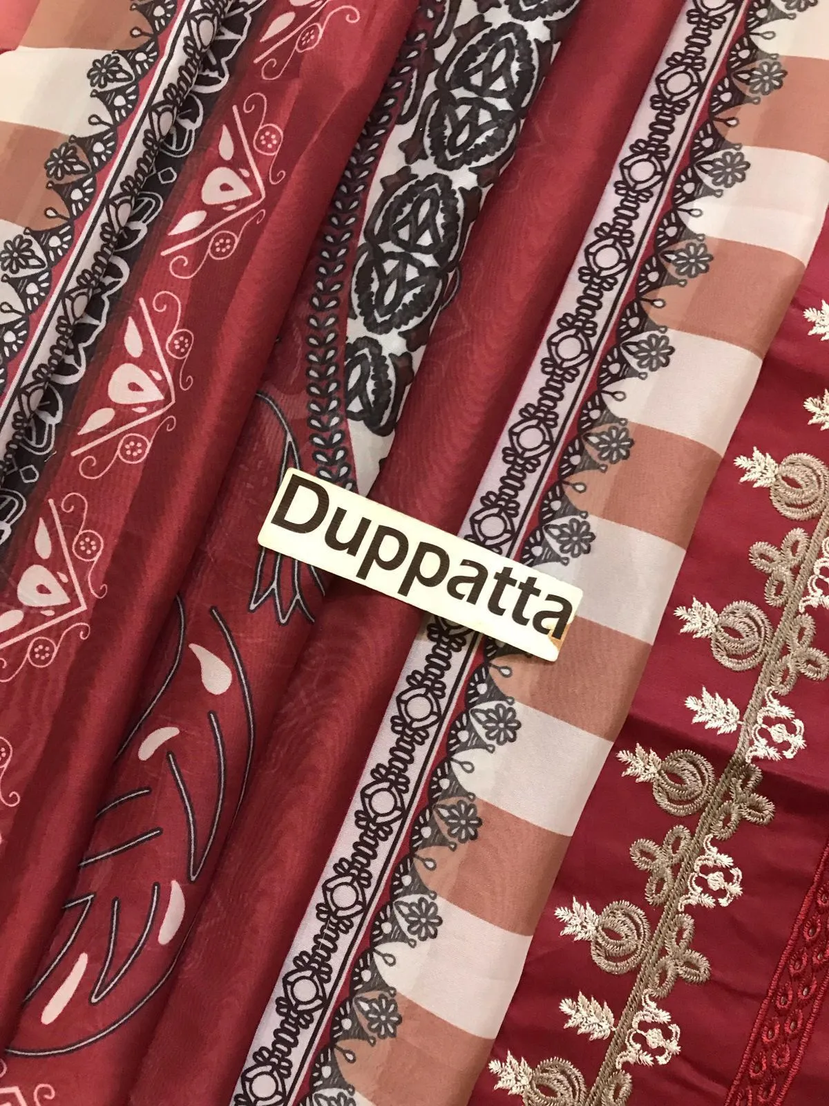 Maria B Chikankari Lawn Suit 2026 (3)