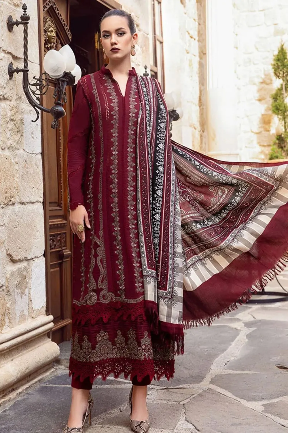 Maria B Chikankari Lawn Suit 2026 (8)