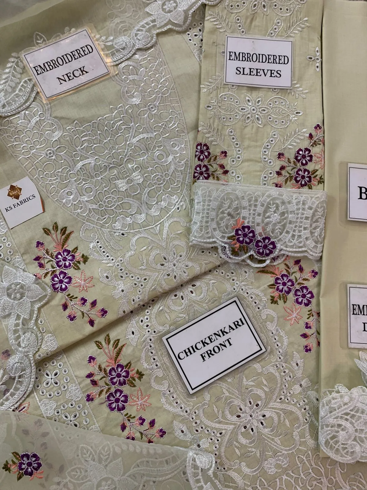 Elaf Royal Chicken Kari Lawn Suit 2026 (2)