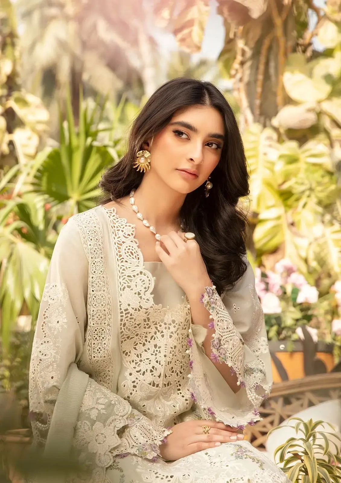 Elaf Royal Chicken Kari Lawn Suit 2026 (3)
