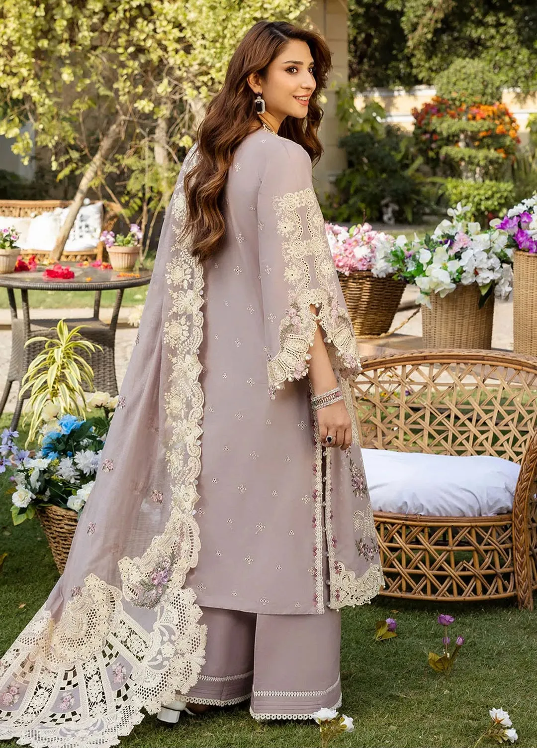 Elaf Royal Chicken Kari Lawn Suit 2026 (6)