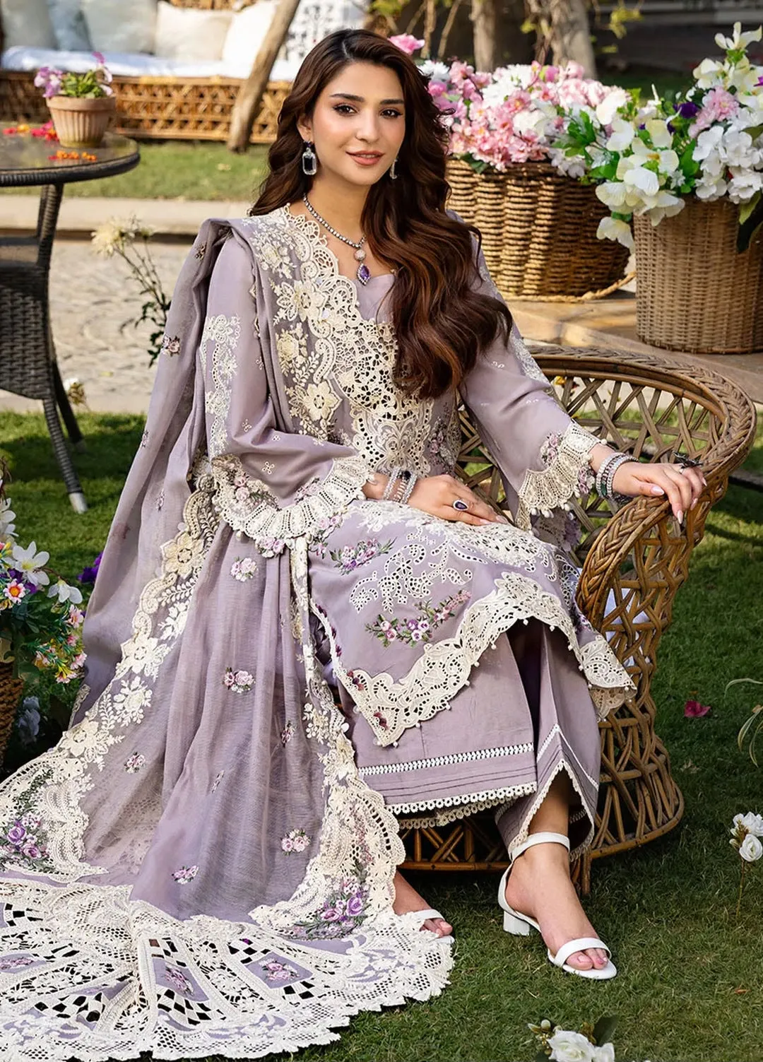 Elaf Royal Chicken Kari Lawn Suit 2026 (7)