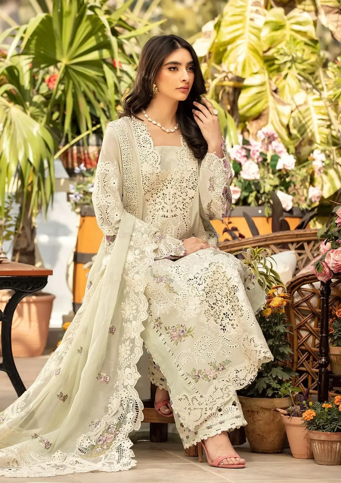Elaf Royal Chicken Kari Lawn Suit 2026 (18)