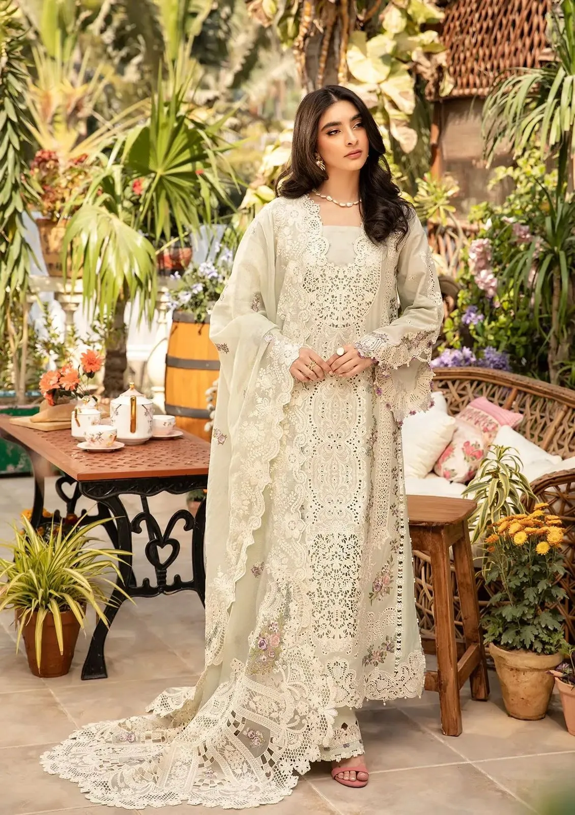 Elaf Royal Chicken Kari Lawn Suit 2026 (25)