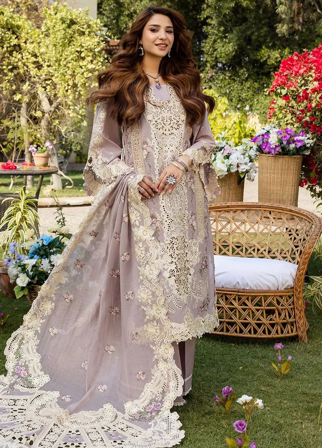 Elaf Royal Chicken Kari Lawn Suit 2026 (27)