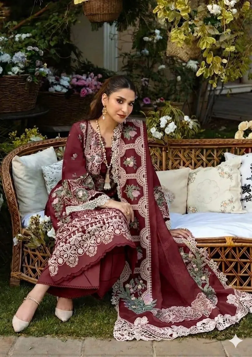Elaf Premium Chickenkari Lawn Suit 2026 (13)