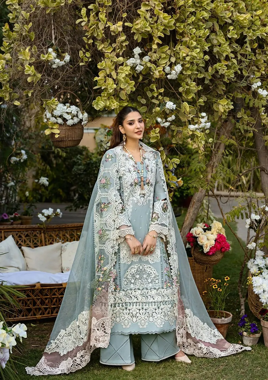 Elaf Premium Chickenkari Lawn Suit 2026 (18)