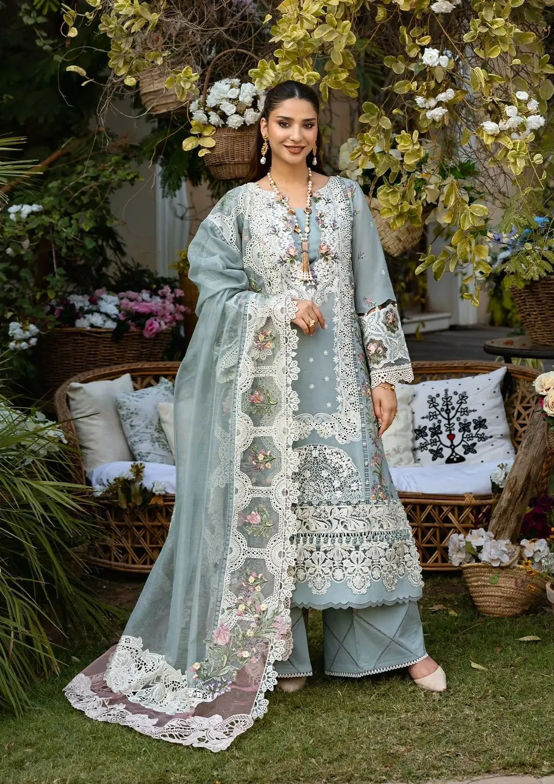 Elaf Premium Chickenkari Lawn Suit 2026 (63)