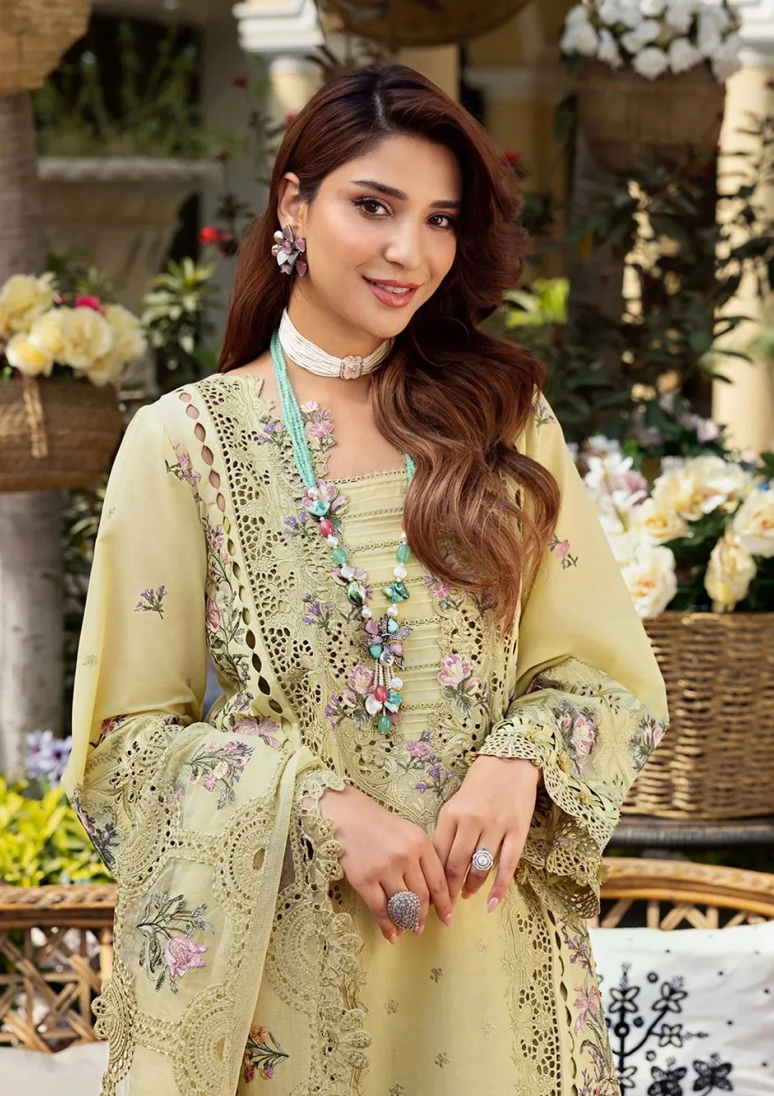 Elaf Premium Chickenkari Lawn Suit 2026 (54)