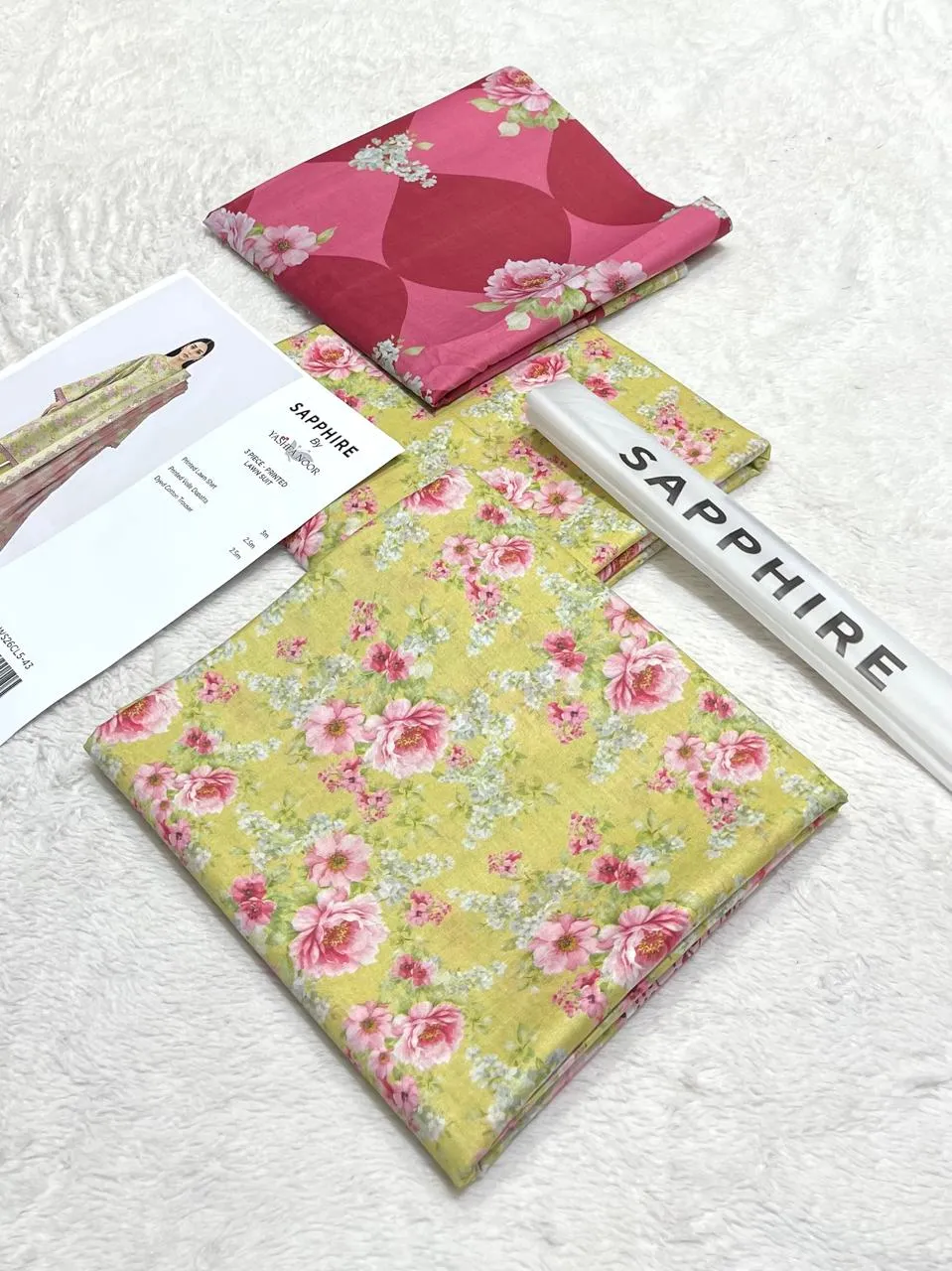 Sapphire Bareeze Lawn Suit 2026 (6)