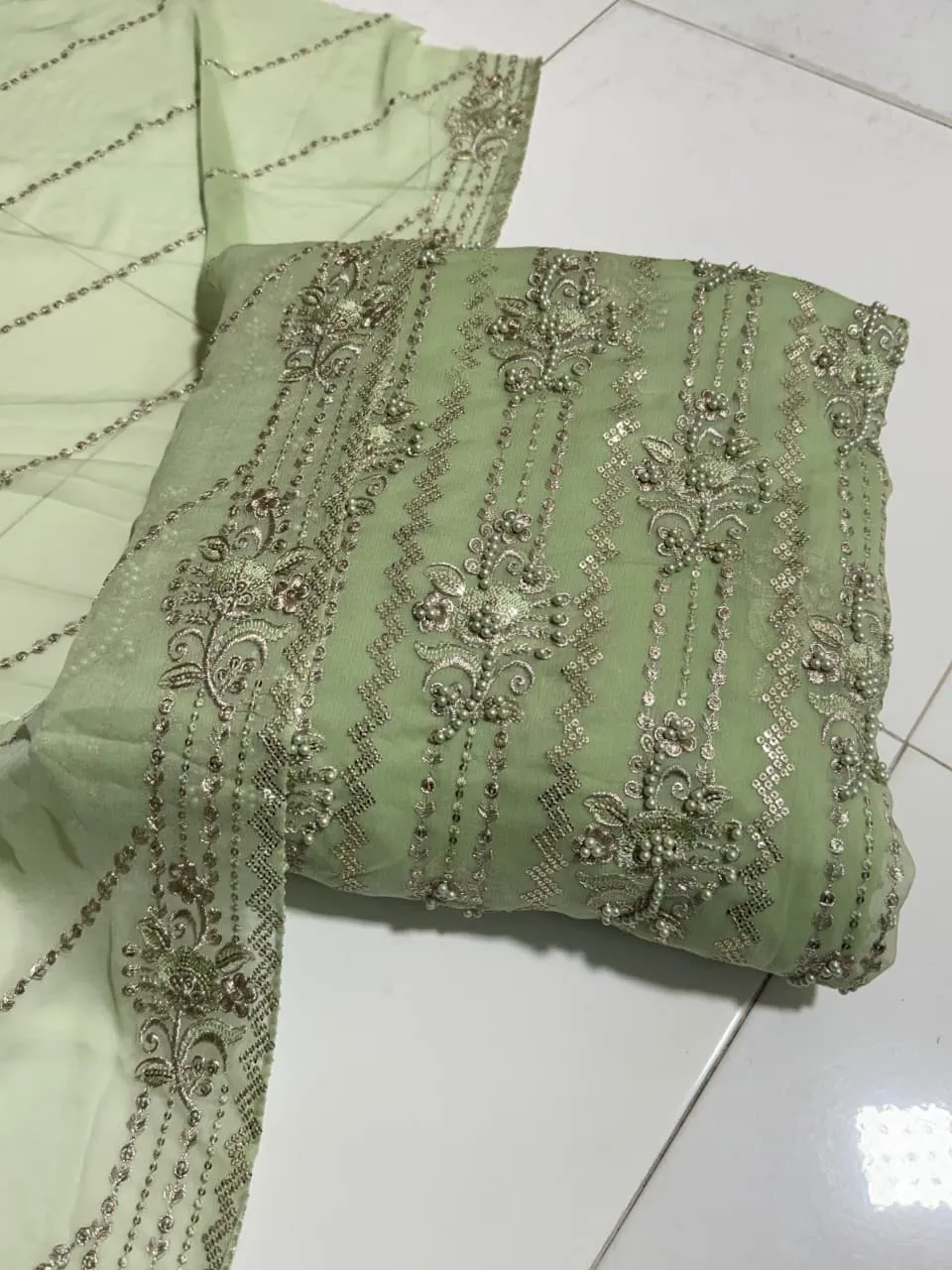 Chiffon Sequence Embroidered Suit 2026 (2)