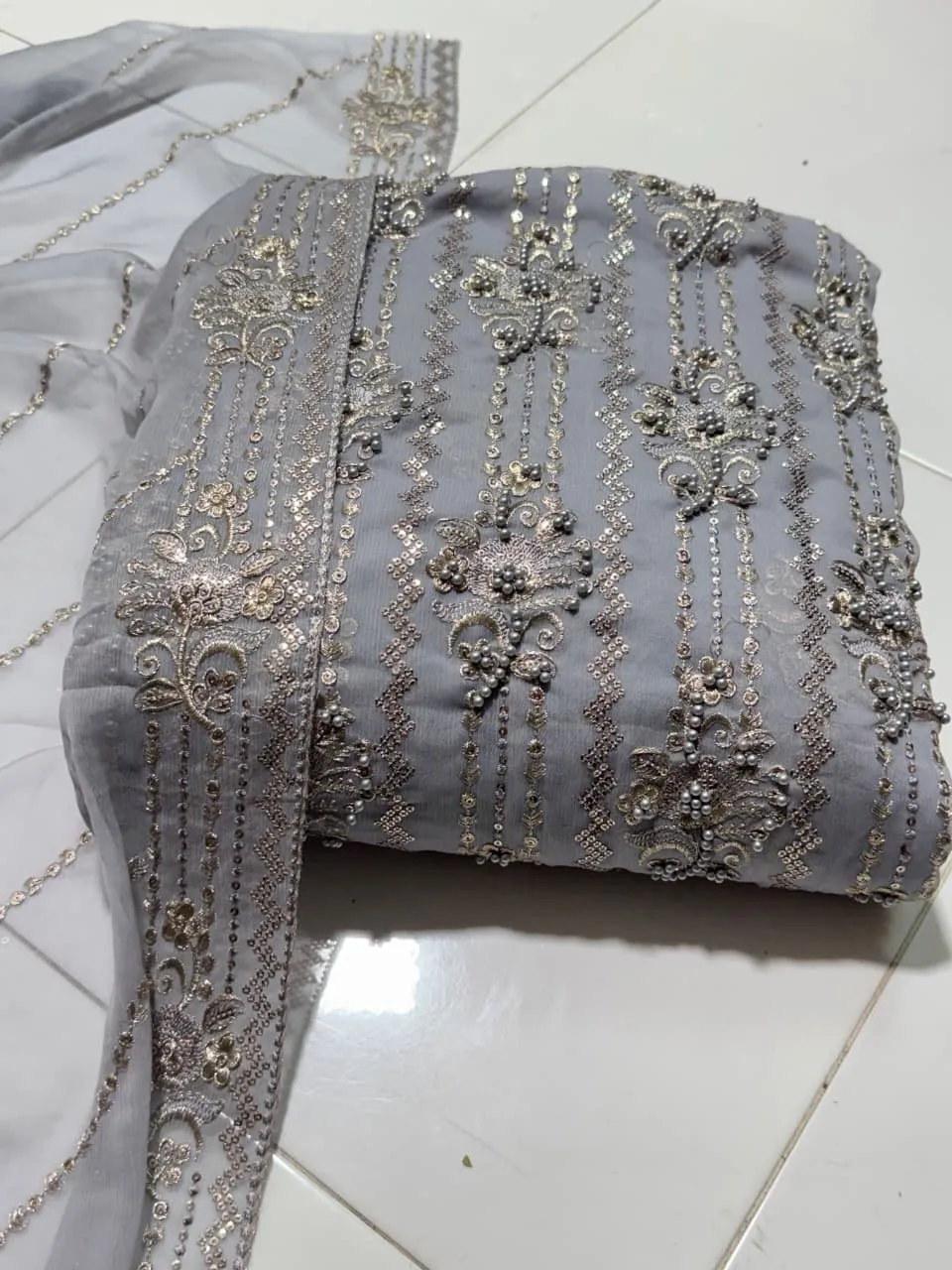 Chiffon Sequence Embroidered Suit 2026 (11)