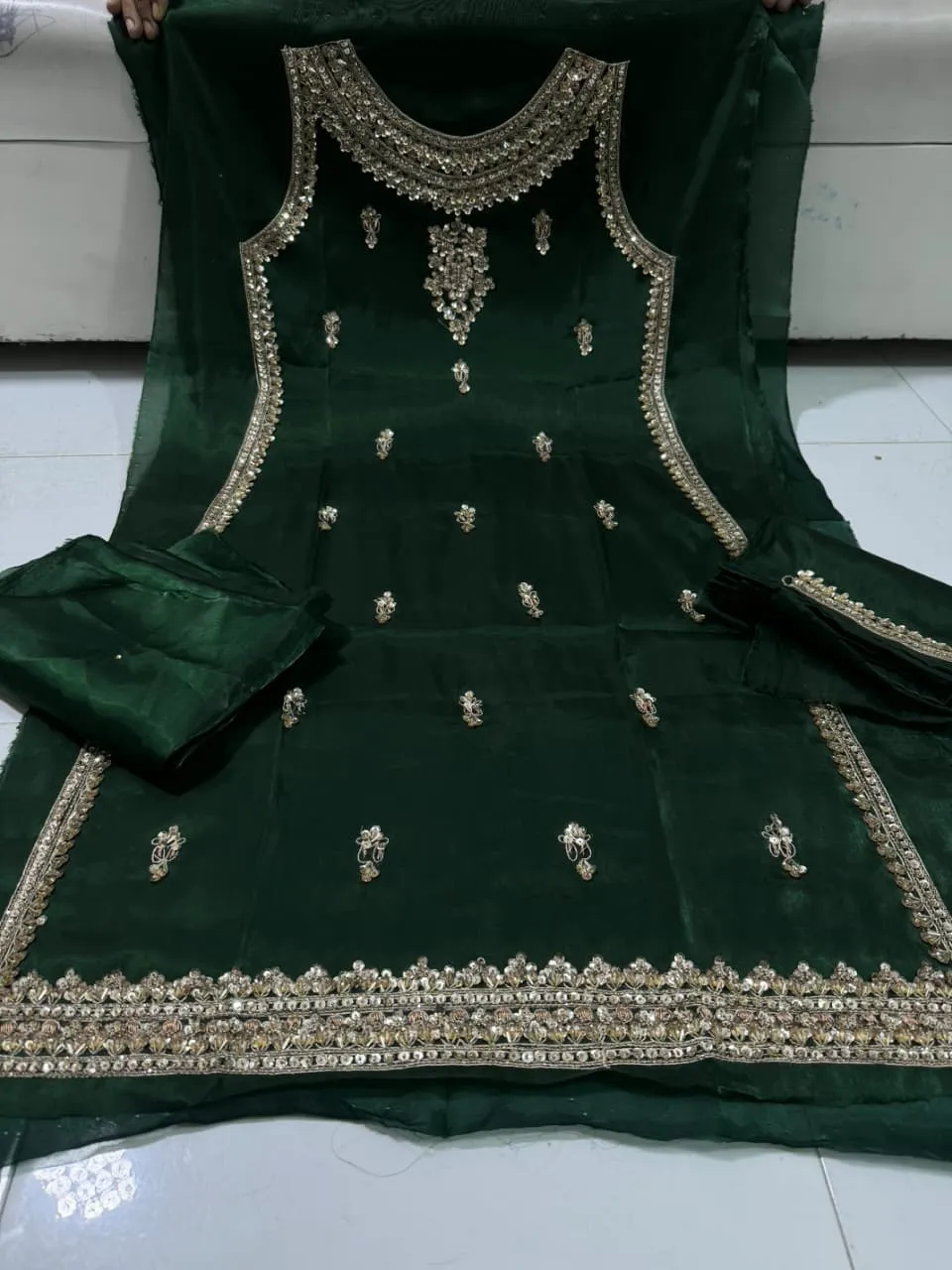 Korean Silk Cut Dana Suit 2026 (5)