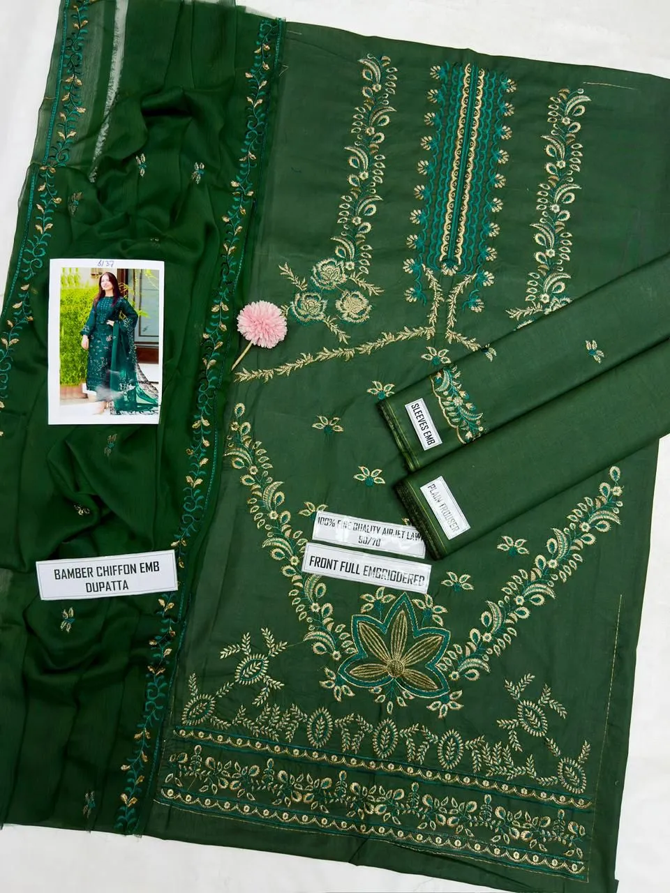 Nisa Embroidered Lawn Suit 2026 (3)