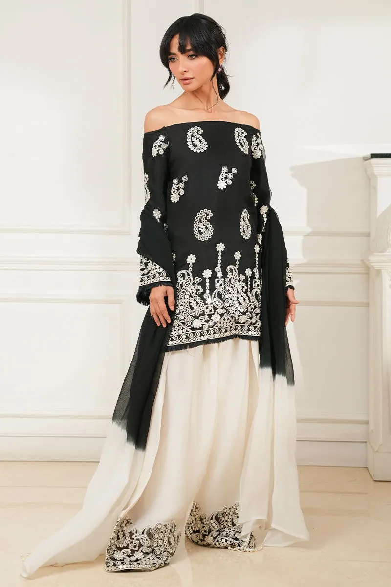 Nisa Embroidered Lawn Suit 2026 (3)