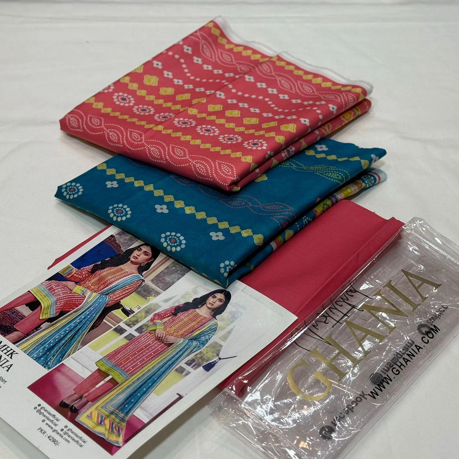 Ghania Lawn Suit 2026 (4)