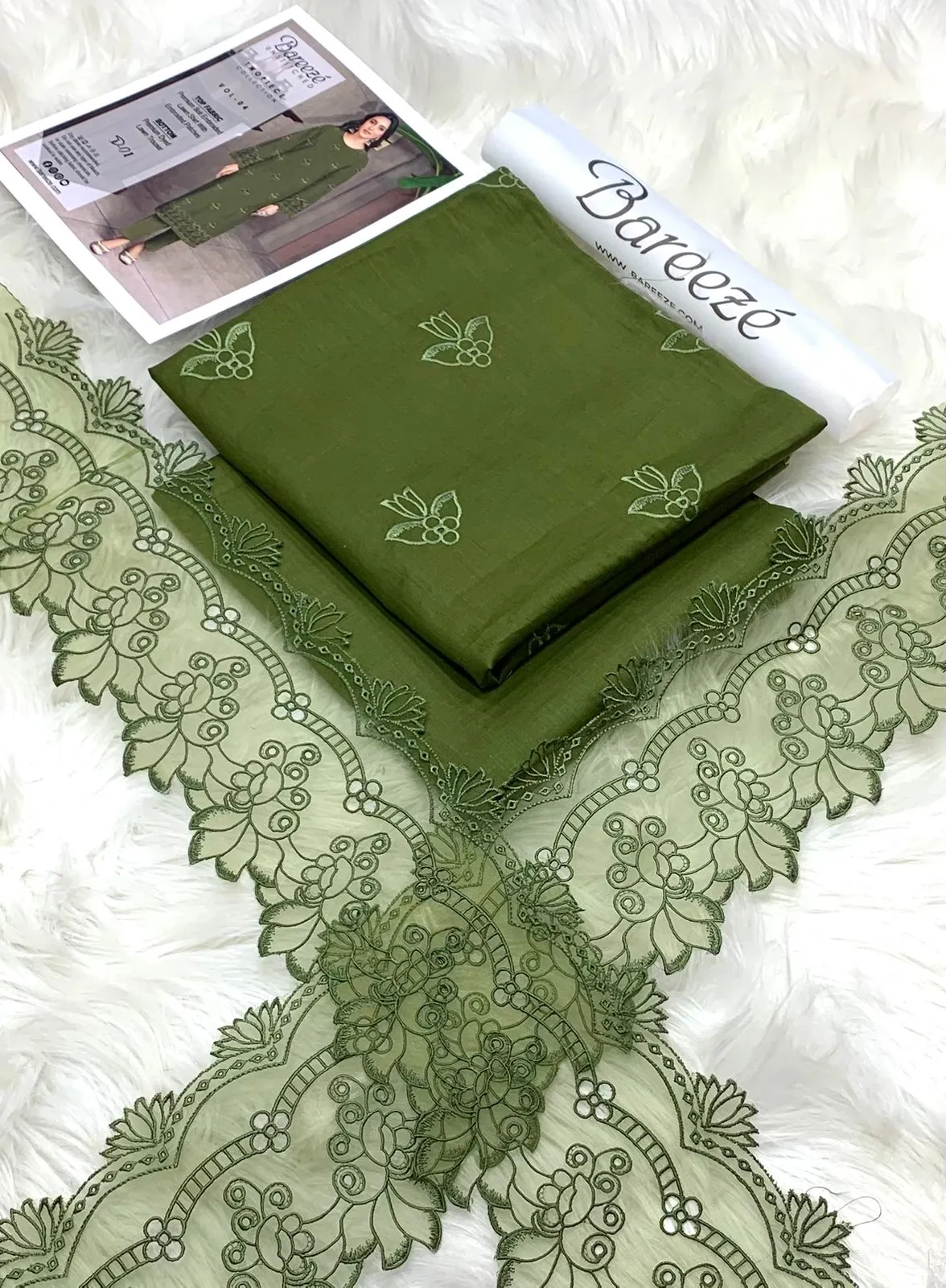 Breeze Embroidered Lawn Dress (3)
