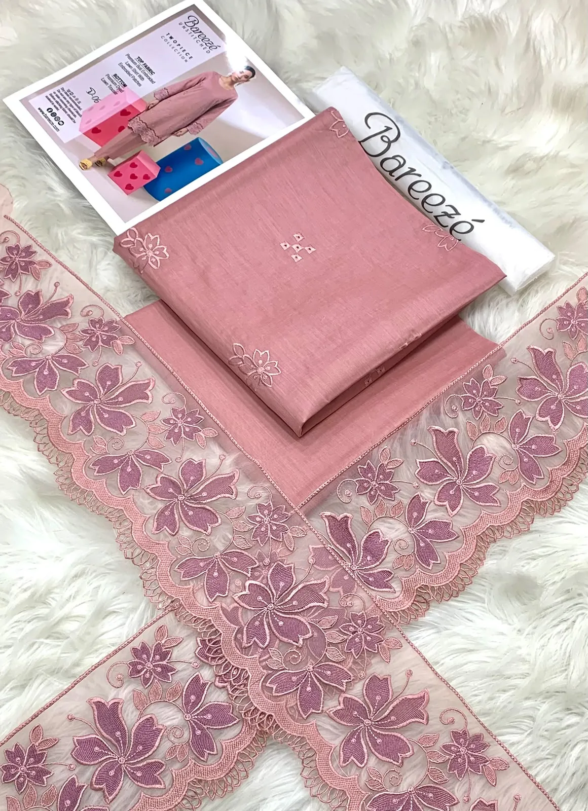 Breeze Embroidered Lawn Dress (6)