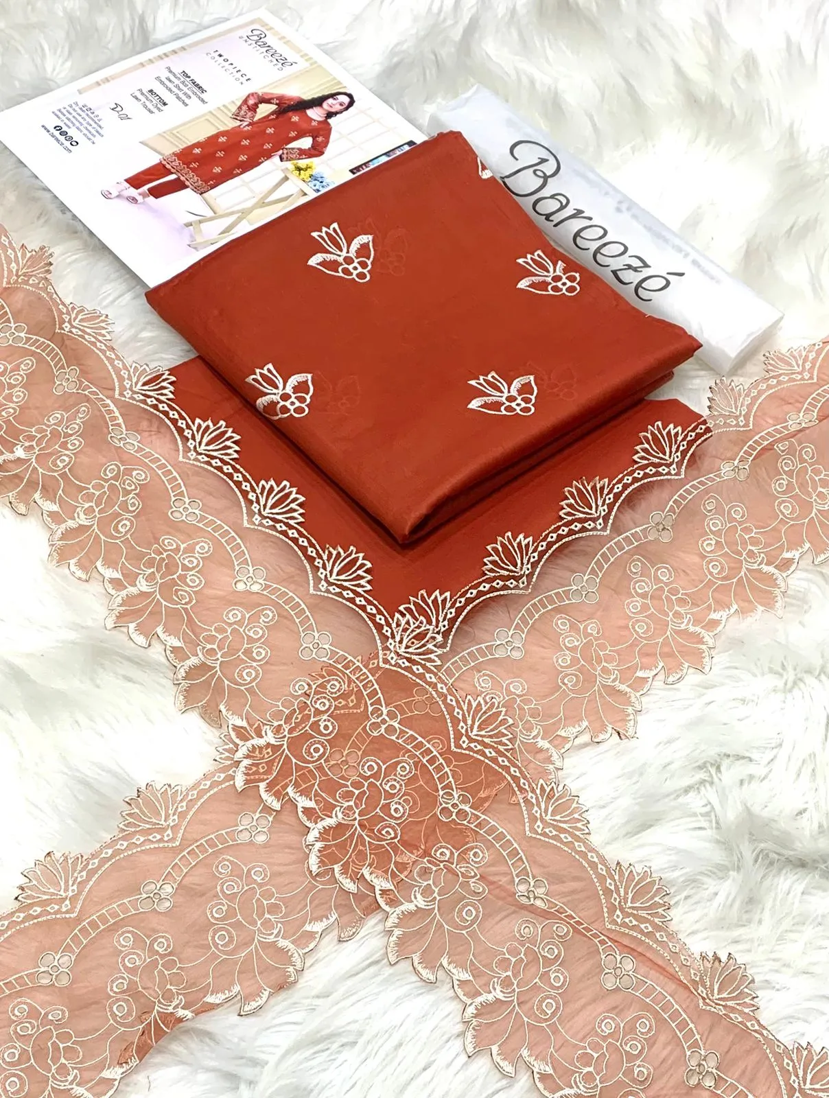 Breeze Embroidered Lawn Dress (9)