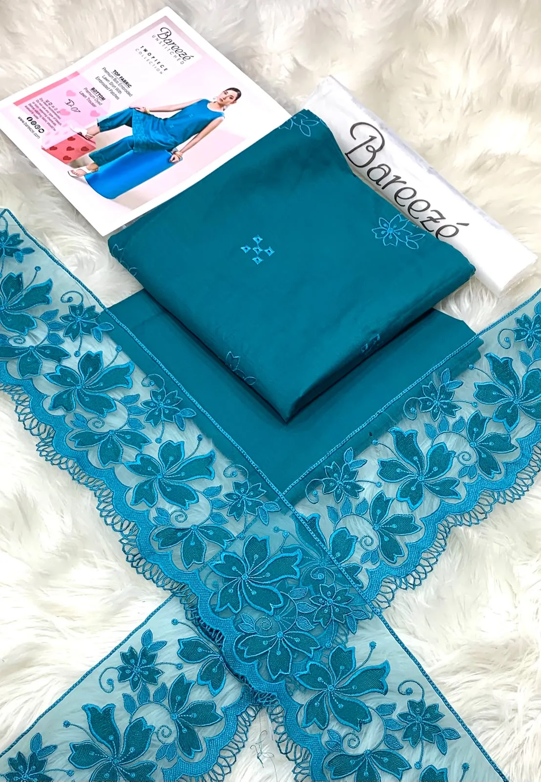 Breeze Embroidered Lawn Dress (24)