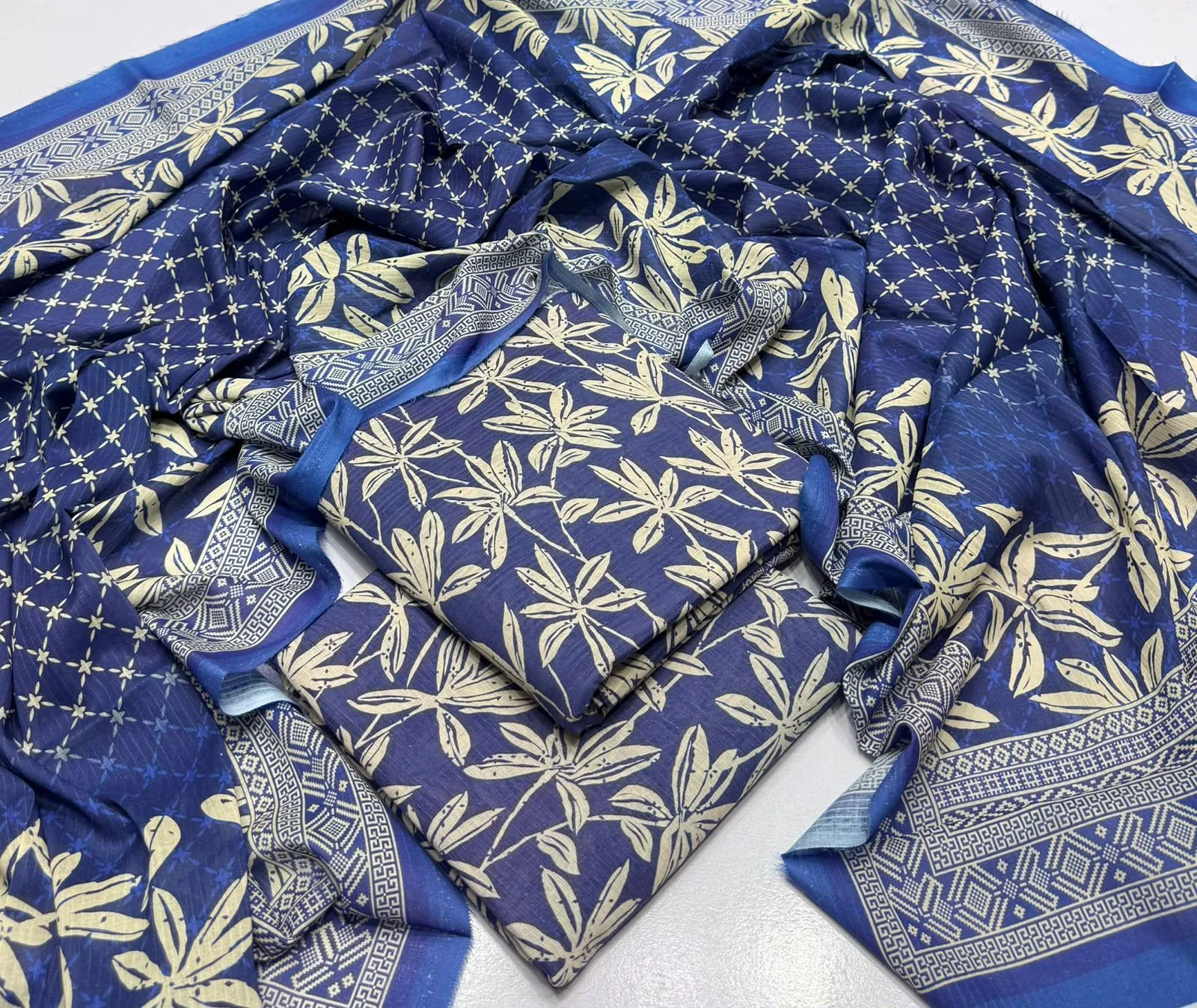 Sapphire Banadora Lawn Suit 2026 | Digital Printed Collection