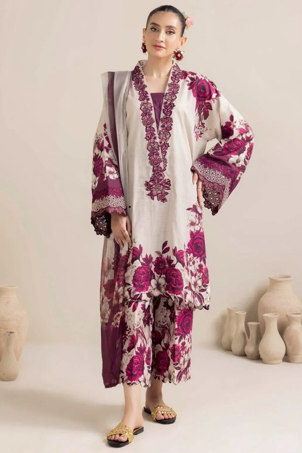 Embroidered Lawn Suit 2026 (8)