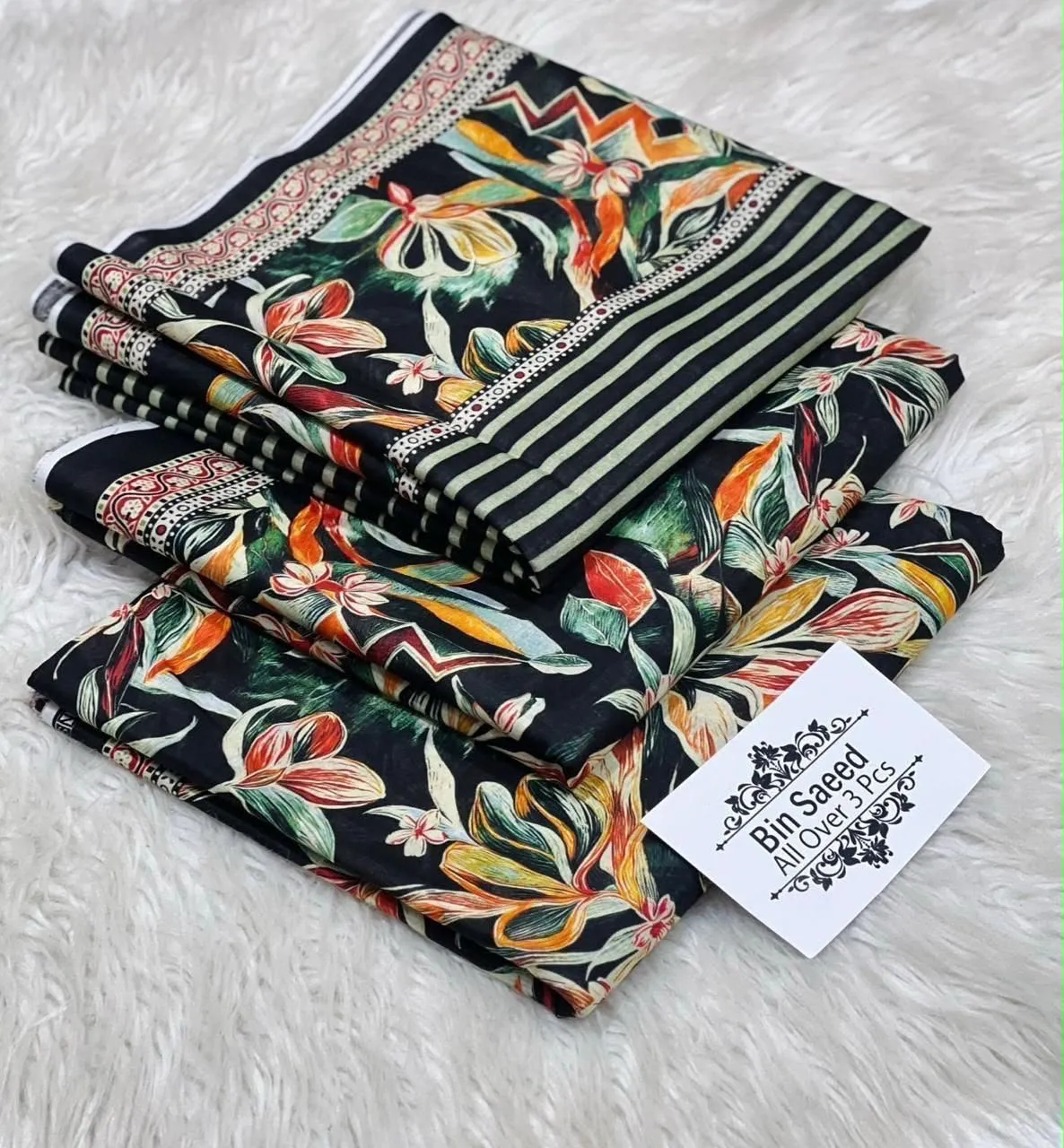 Bin Saeed Printed Lawn Suit 2026 (34)