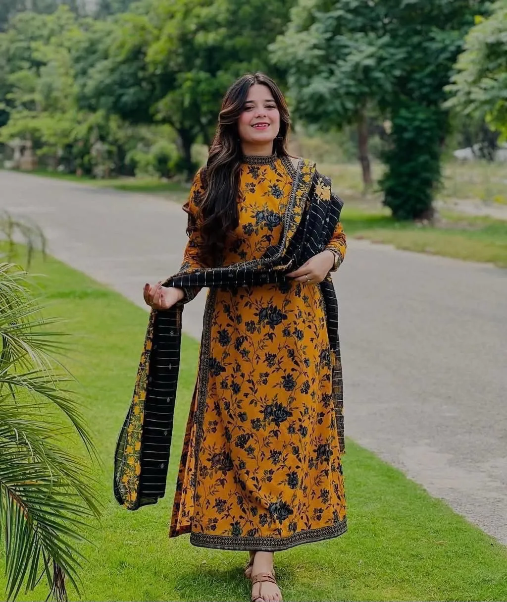 Bin Saeed Printed Lawn Suit 2026 (46)