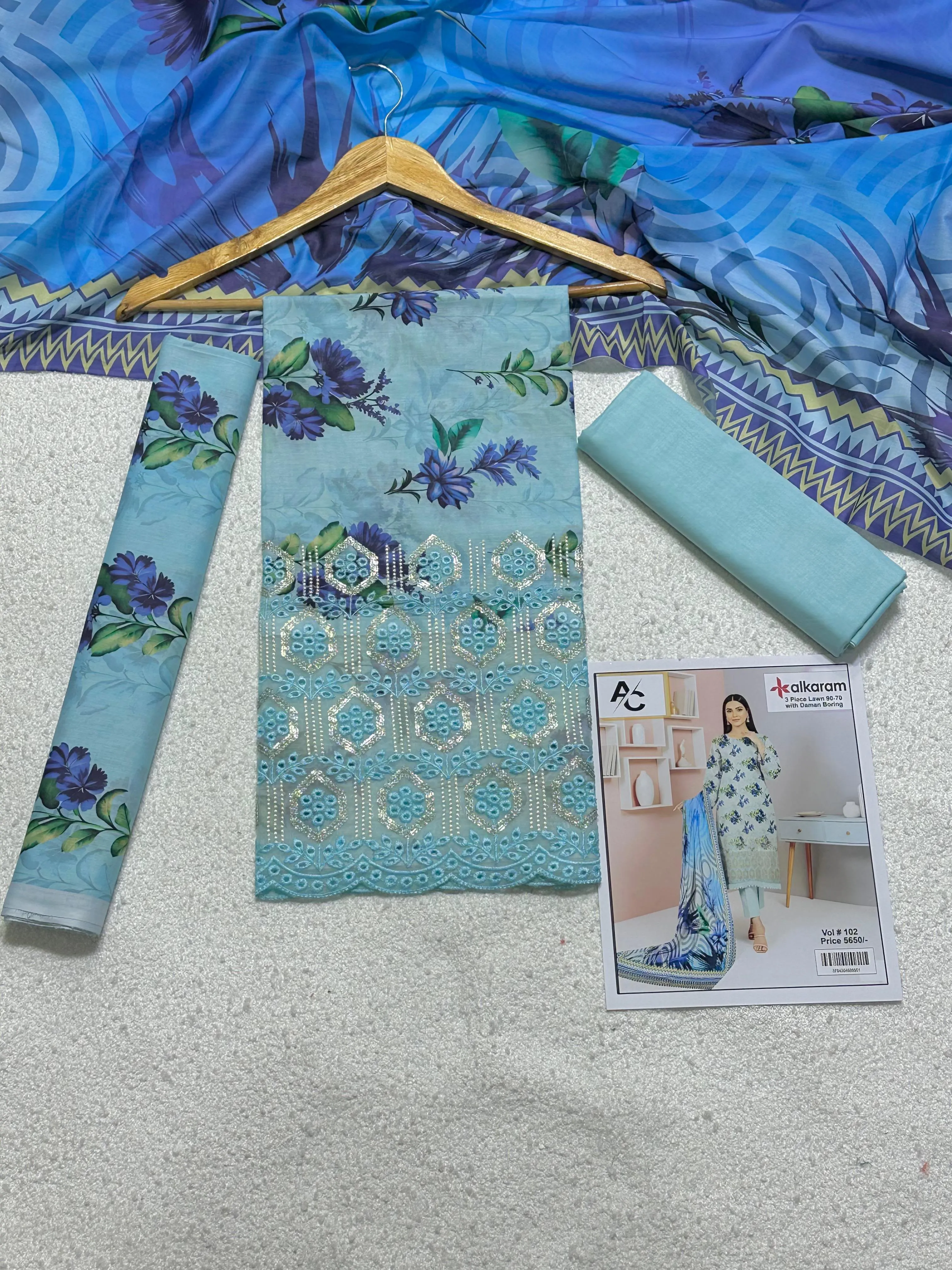 Alkaram Embroidered Lawn Suit 2026 (1)