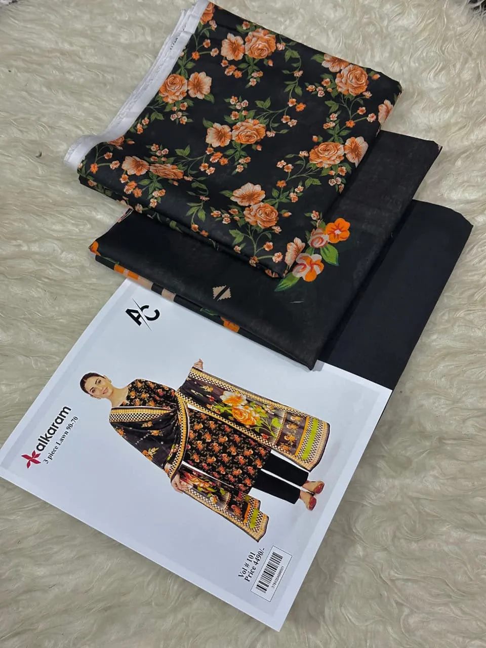 Alkaram Printed Lawn Suit 2026 (7)