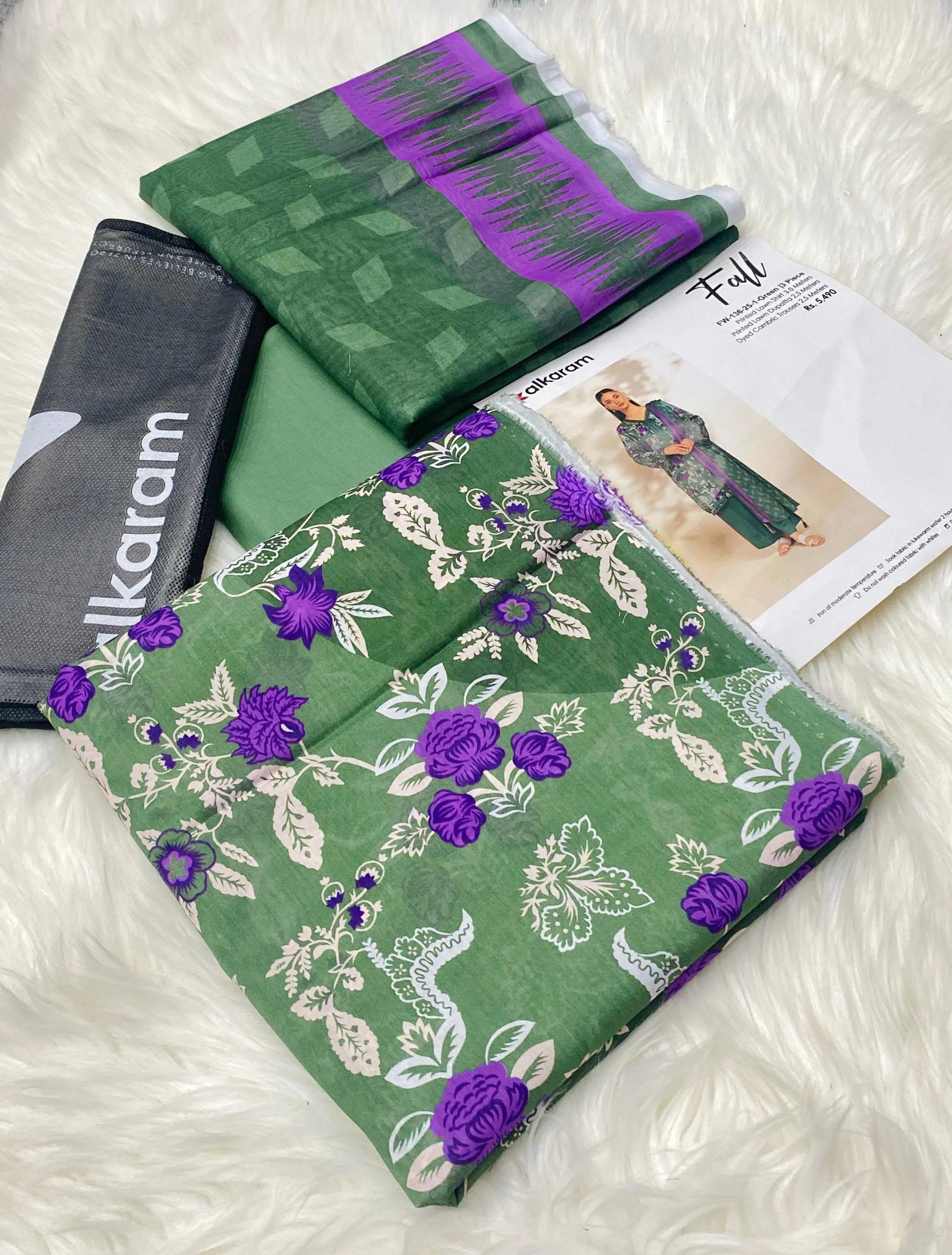 Alkaram Printed Lawn (15)