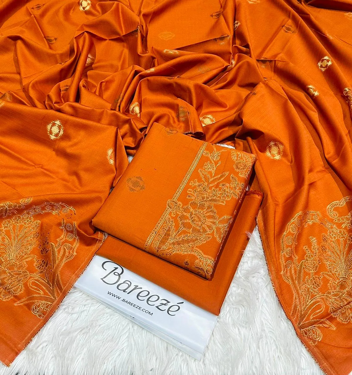 Bareeze Jacquard Barosha Suit (4)