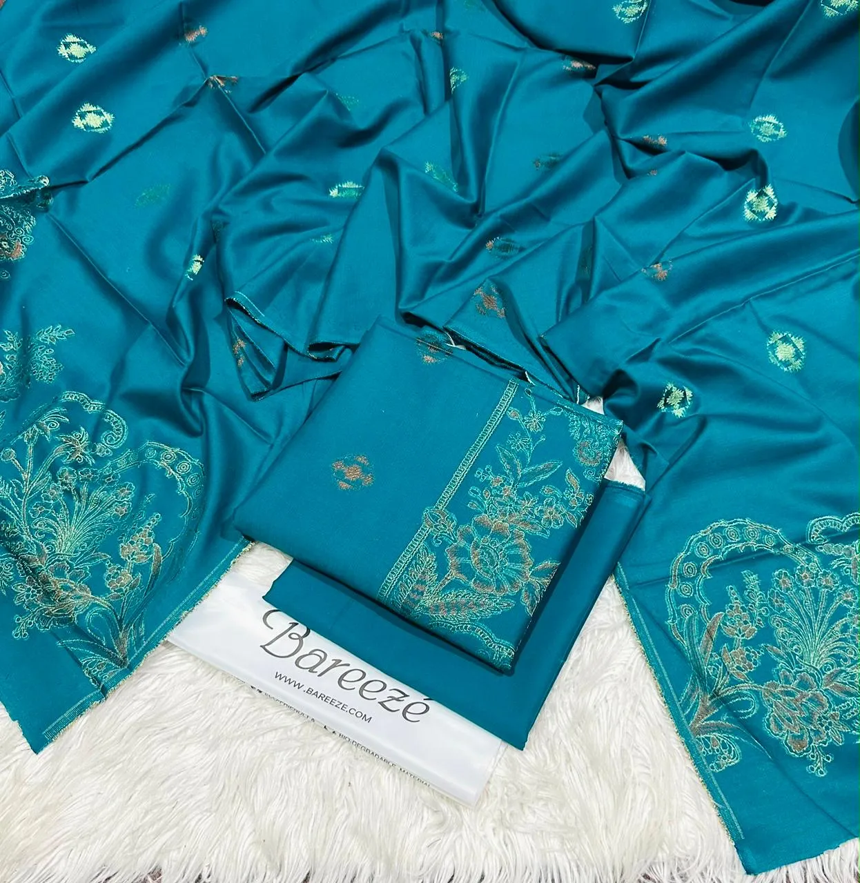 Bareeze Jacquard Barosha Suit (5)